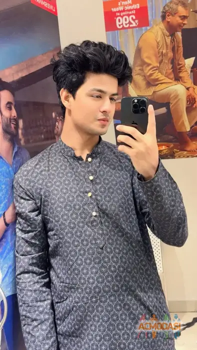 Arif  Rennell photo №127302. Uploaded 03 April 2026