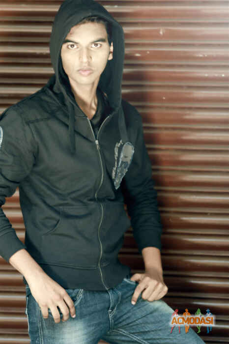 Kunal  MOURYA, photo №22974. Uploaded 01 October 2015