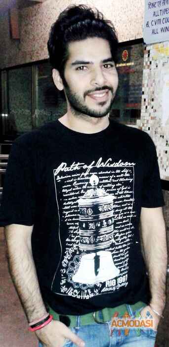 Gautam   photo №24886. Uploaded 17 October 2015