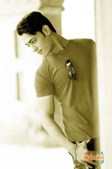 Sunny  Arora photo №84047. Uploaded 15 November 2016