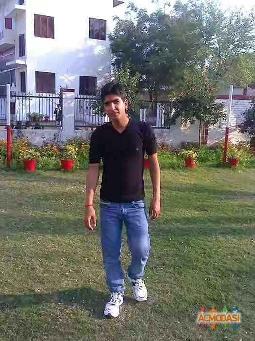 Vijay  Yadav photo №31104. Uploaded 25 November 2015