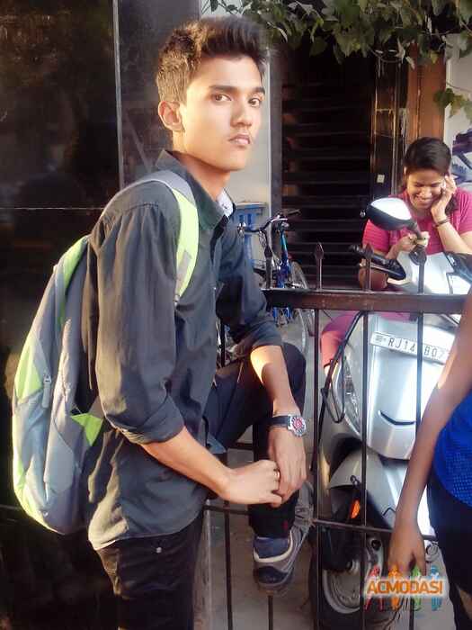 Iqrar Hashmi   photo №100853. Uploaded 14 April 2017