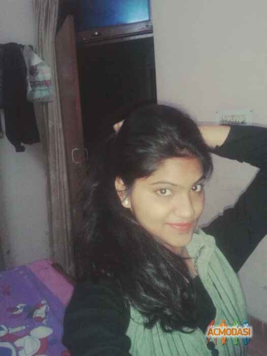 Surbhi   photo №32258. Uploaded 01 December 2015