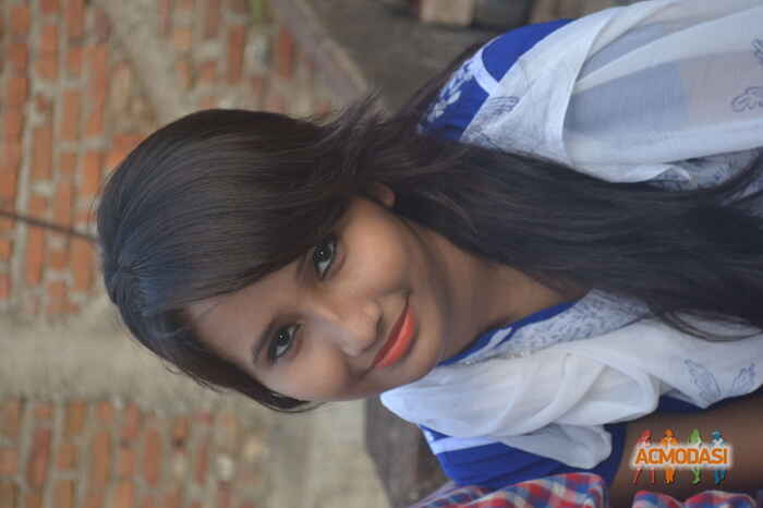 Lachi  Tandon photo №33720. Uploaded 09 December 2015