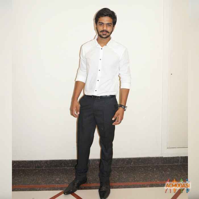 Aditya Rajkumar Agrawal photo №79399. Uploaded 11 October 2016