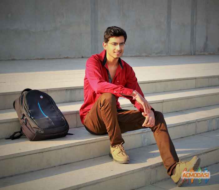 Pratik Mohanhai Desai photo №47306. Uploaded 21 February 2016