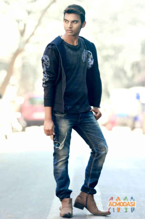 Kunal  MOURYA, photo №22972. Uploaded 01 October 2015