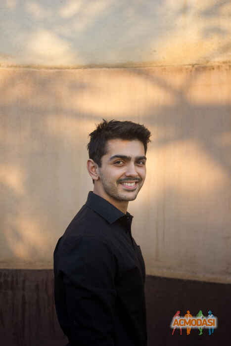 karan sanjeev sharma photo №87952. Uploaded 17 December 2016