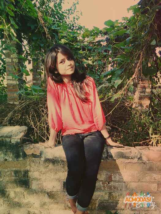 Vartika  Kushwaha photo №79729. Uploaded 13 October 2016