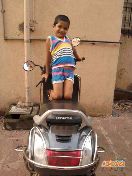 Amit O. Maurya photo №14511. Uploaded 10 August 2015