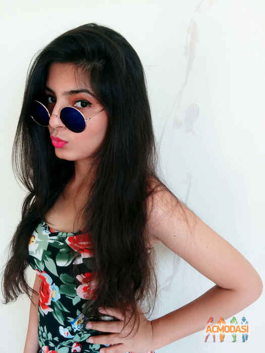 Vritti  Malik photo №15998. Uploaded 19 August 2015