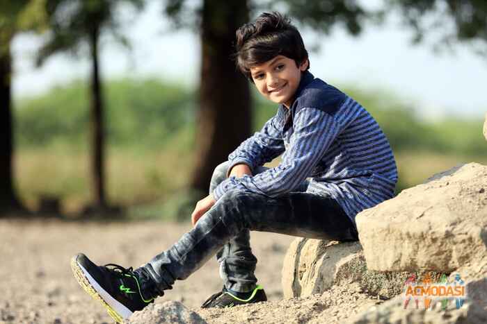 Vyankatesh Rampal Pande photo №100880. Uploaded 14 April 2017