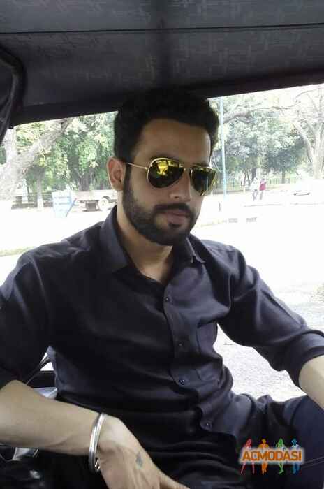 robintoor robin toor photo №65975. Uploaded 10 July 2016