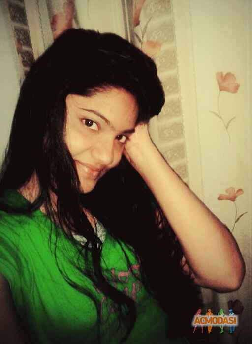 Surbhi   photo №31759. Uploaded 28 November 2015