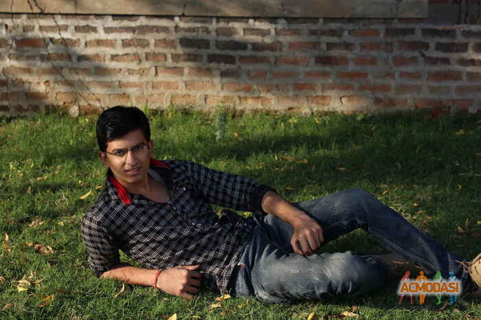 Pratik Mohanhai Desai photo №47309. Uploaded 21 February 2016