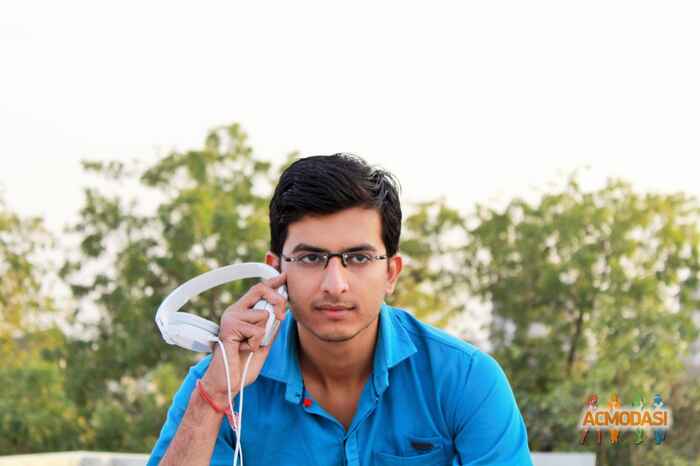 Pratik Mohanhai Desai photo №47308. Uploaded 21 February 2016