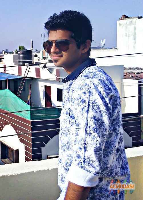 Kartik Harish Gandhi photo №53757. Uploaded 11 April 2016